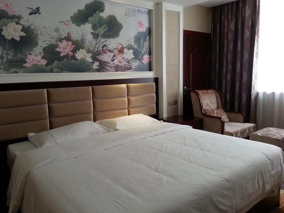 New West Street Hotel - Grand Wing Yangshuo Room photo