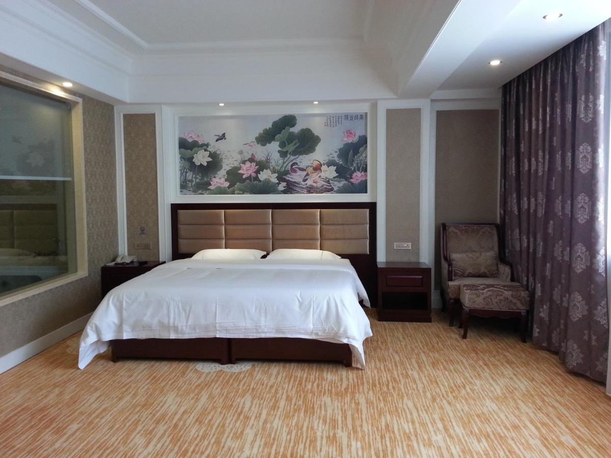 New West Street Hotel - Grand Wing Yangshuo Room photo