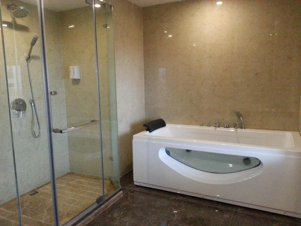 New West Street Hotel - Grand Wing Yangshuo Room photo