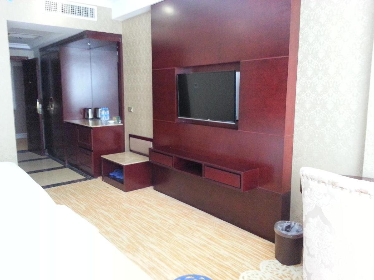 New West Street Hotel - Grand Wing Yangshuo Room photo