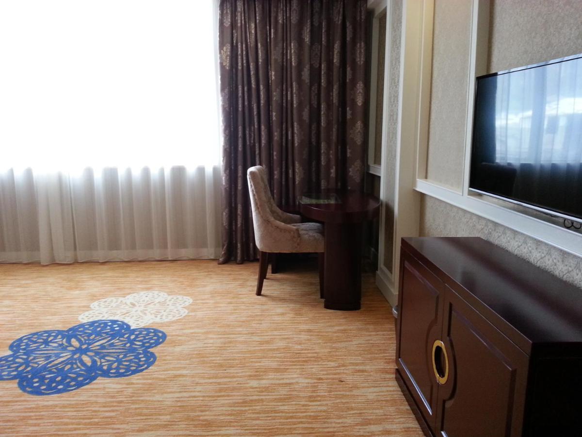 New West Street Hotel - Grand Wing Yangshuo Room photo
